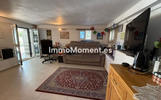 Reventa - Villa independiente - Estepona  - Estepona Centro