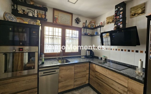 Resale - Detached villa - Fuengirola - Los Pacos