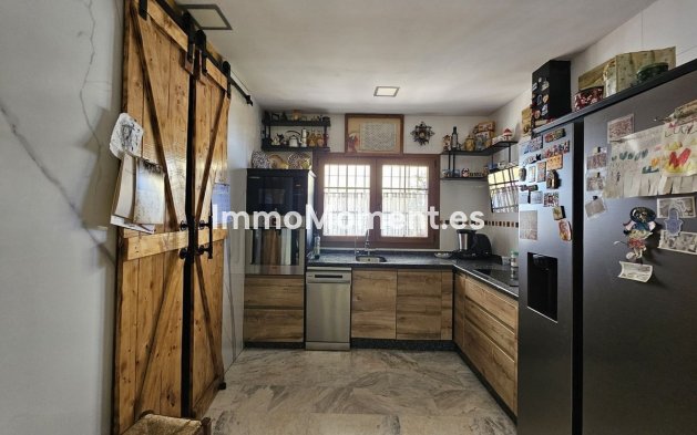 Resale - Detached villa - Fuengirola - Los Pacos