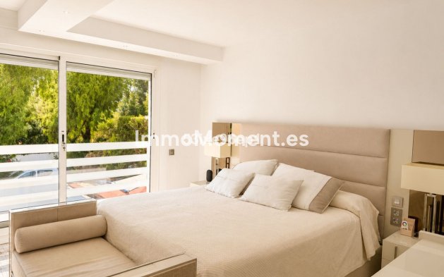 Wiederverkauf - Freistehende Villa - Marbella - Nueva Andalucía