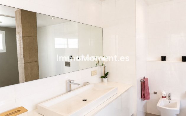 Wiederverkauf - Freistehende Villa - Marbella - Nueva Andalucía