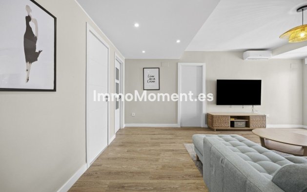 Resale - Apartment - Benalmadena - Benalmadena Centro