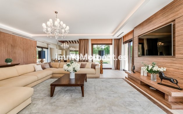 Resale - Detached villa - Marbella - Nueva Andalucía