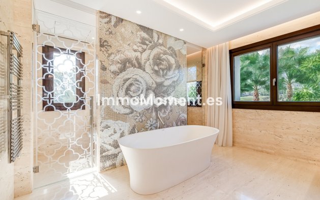 Resale - Detached villa - Marbella - Nueva Andalucía