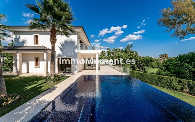 Resale - Detached villa - Marbella - Nueva Andalucía