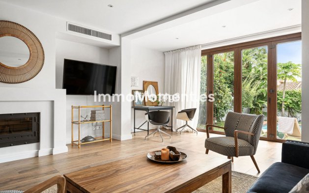 Resale - Detached villa - Estepona - Estepona Centro