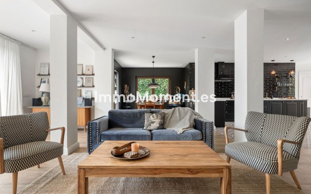 Resale - Detached villa - Estepona - Estepona Centro