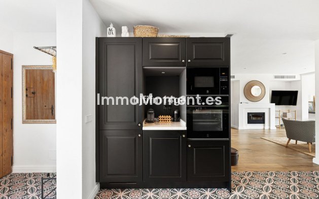 Resale - Detached villa - Estepona - Estepona Centro