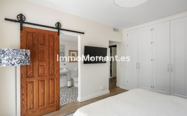 Resale - Detached villa - Estepona - Estepona Centro