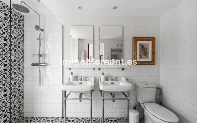 Resale - Detached villa - Estepona - Estepona Centro