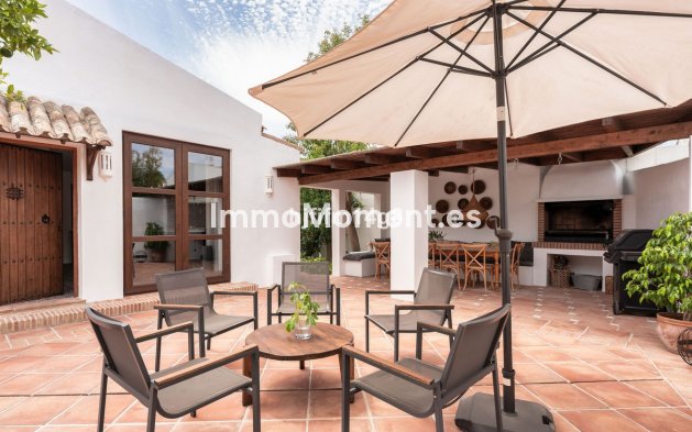 Resale - Detached villa - Estepona - Estepona Centro