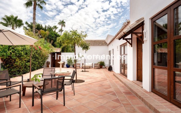 Resale - Detached villa - Estepona - Estepona Centro