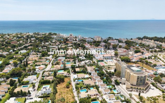 Resale - Detached villa - Estepona - Estepona Centro