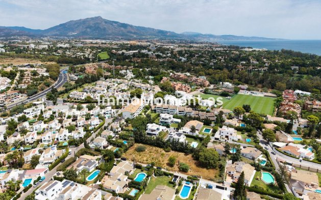 Resale - Detached villa - Estepona - Estepona Centro