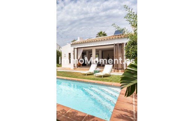 Resale - Detached villa - Estepona - Estepona Centro