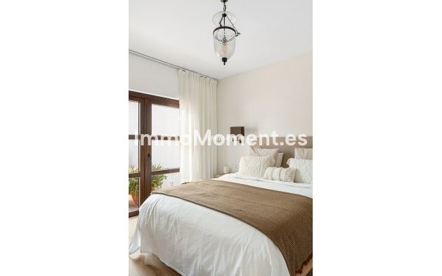 Resale - Detached villa - Estepona - Estepona Centro