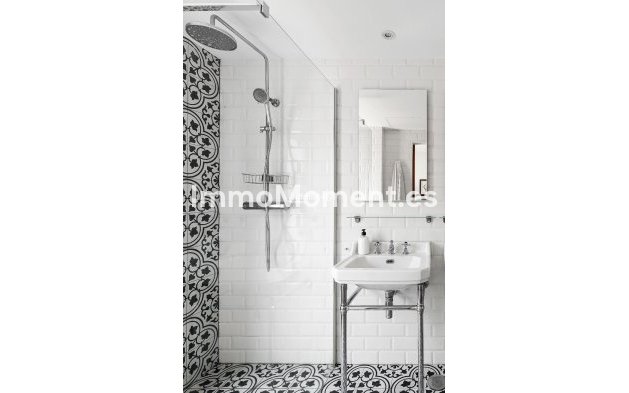 Resale - Detached villa - Estepona - Estepona Centro