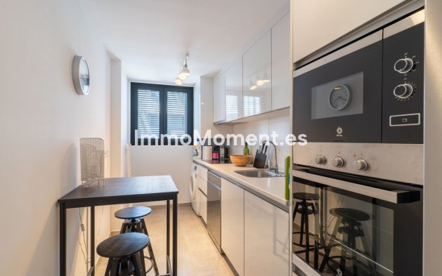 Resale - Apartment - Estepona - Estepona Centro