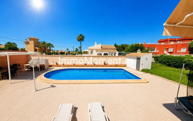 Bestaande woning - Vrijstaande villa - Torrevieja - La Siesta