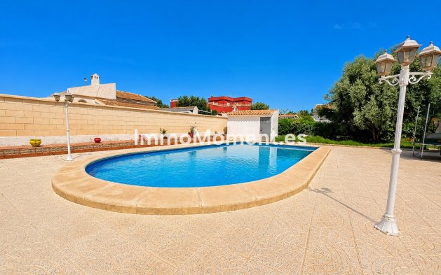 Bestaande woning - Vrijstaande villa - Torrevieja - La Siesta