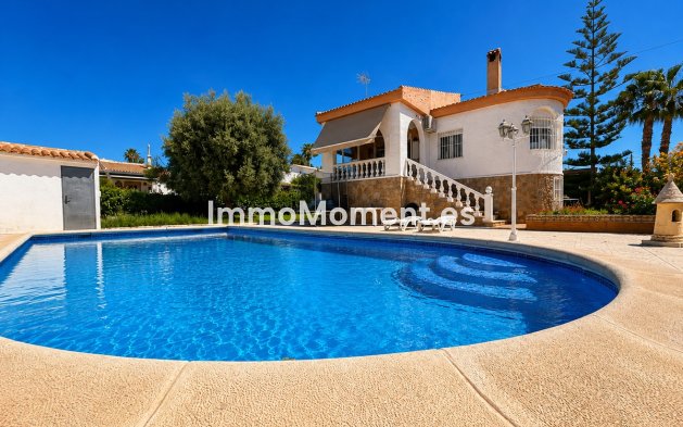 Bestaande woning - Vrijstaande villa - Torrevieja - La Siesta