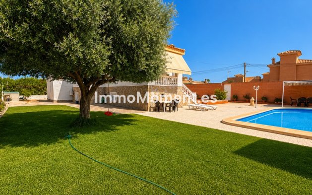 Bestaande woning - Vrijstaande villa - Torrevieja - La Siesta