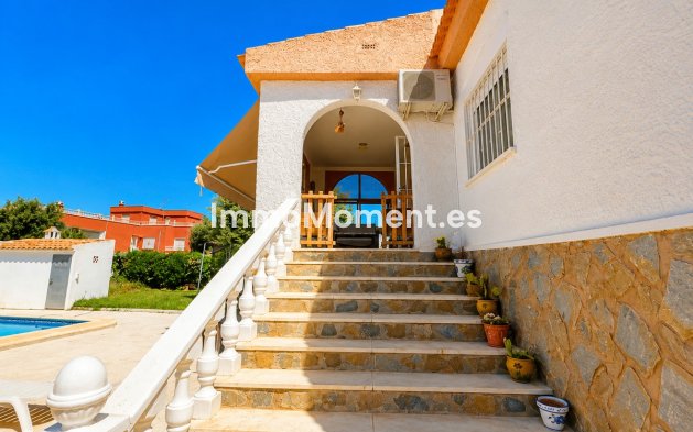 Bestaande woning - Vrijstaande villa - Torrevieja - La Siesta