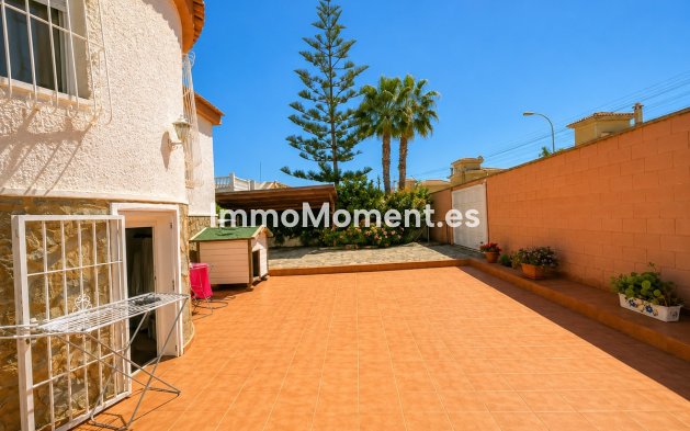 Bestaande woning - Vrijstaande villa - Torrevieja - La Siesta