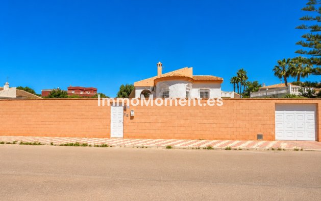 Bestaande woning - Vrijstaande villa - Torrevieja - La Siesta