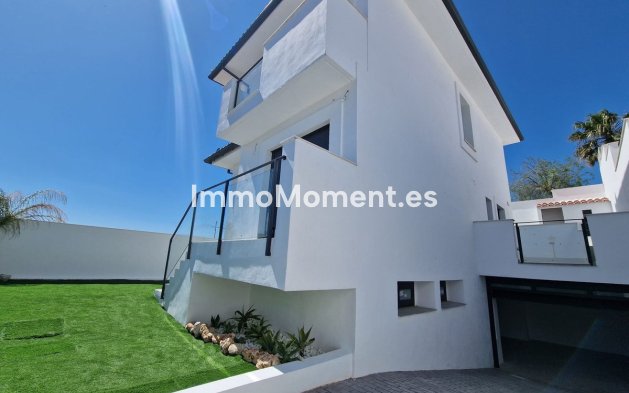 Bestaande woning - Vrijstaande villa - Manilva