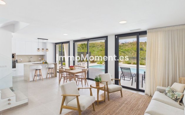 Resale - Detached villa - Manilva - La Duquesa