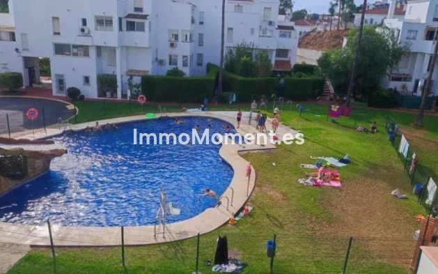 Resale - Apartment - Marbella - Elviria