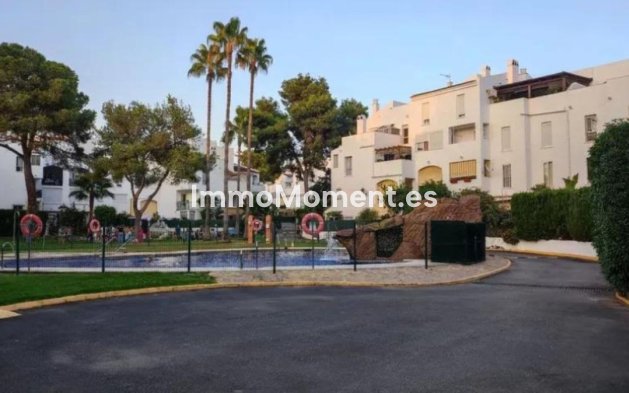 Resale - Apartment - Marbella - Elviria