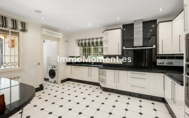 Resale - Detached villa - Marbella - Cortijo Blanco