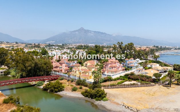 Resale - Detached villa - Marbella - Cortijo Blanco