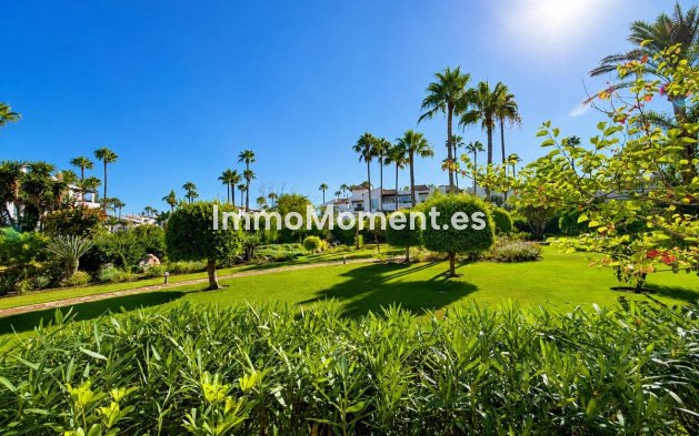 Resale - Apartment - Estepona - Costalita