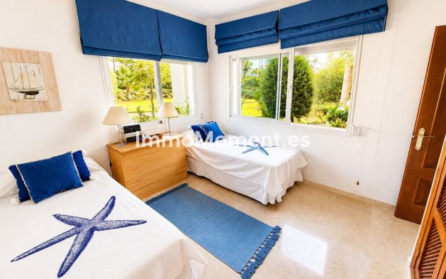 Resale - Apartment - Estepona - Costalita