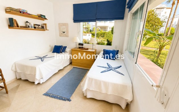 Resale - Apartment - Estepona - Costalita