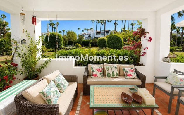 Resale - Apartment - Estepona - Costalita