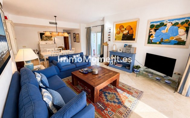 Resale - Apartment - Estepona - Costalita