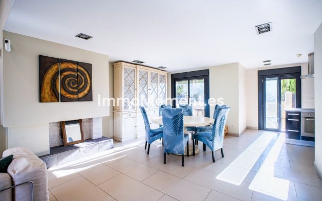 Resale - Townhouse - Estepona - Estepona Centro