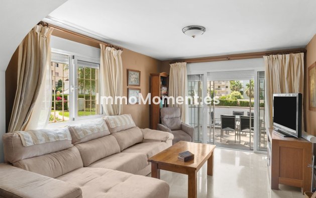 Resale - Apartment - Marbella - Nueva Andalucía