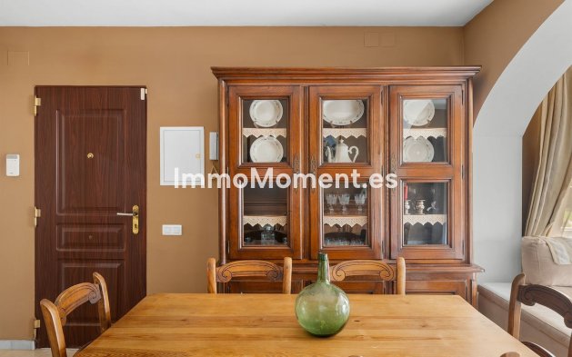 Resale - Apartment - Marbella - Nueva Andalucía