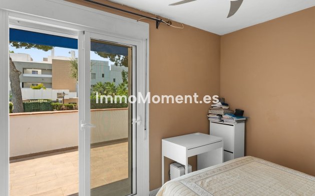 Resale - Apartment - Marbella - Nueva Andalucía