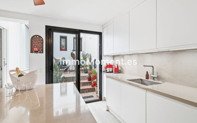 Resale - Townhouse - Estepona - Estepona Centro