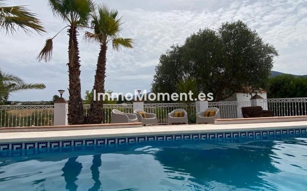 Resale - Country house - Inland  - Alhaurín el Grande Centro