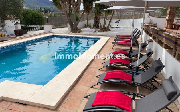 Resale - Country house - Inland  - Alhaurín el Grande Centro
