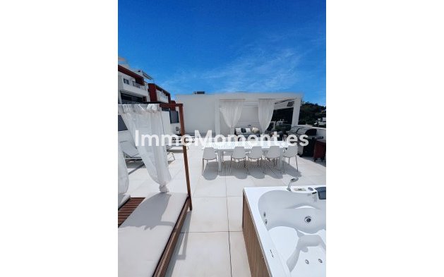 Resale - Apartment - Benahavís - La Quinta
