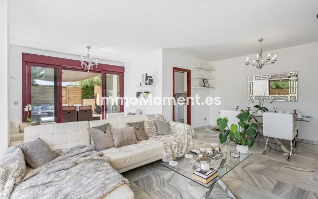 Resale - Detached villa - Estepona - Estepona Centro
