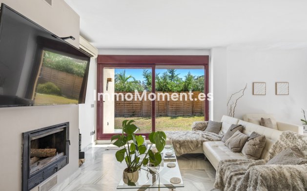 Resale - Detached villa - Estepona - Estepona Centro